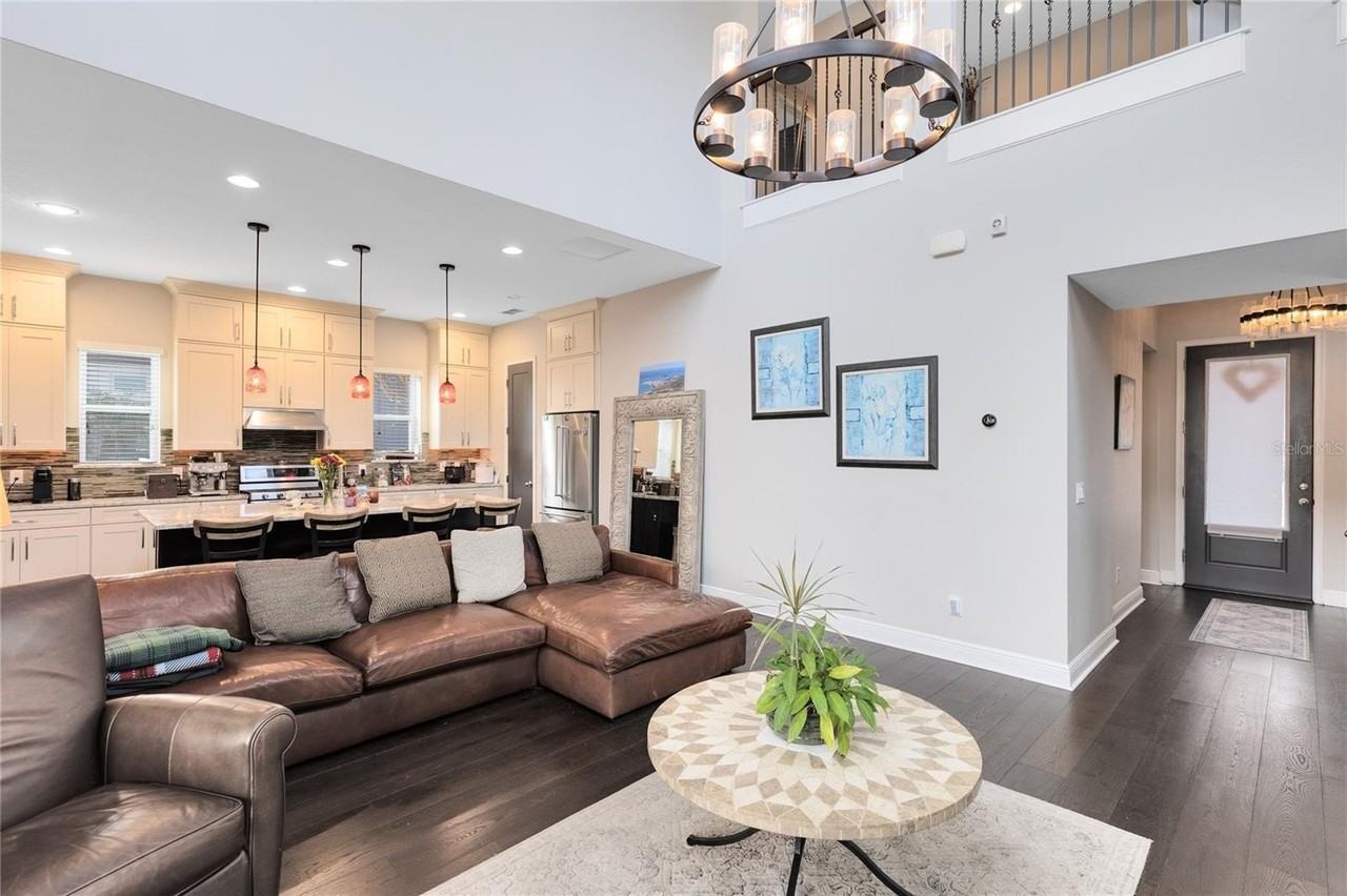 13153 Lessing Ave - Photo 5 of 50