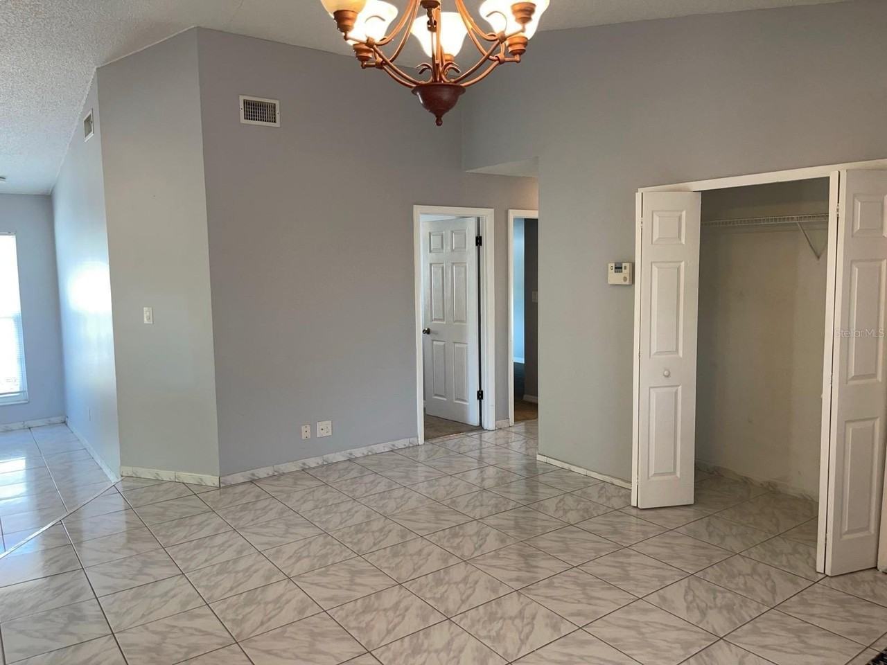 1392 San Diego Ct - Photo 4 of 39