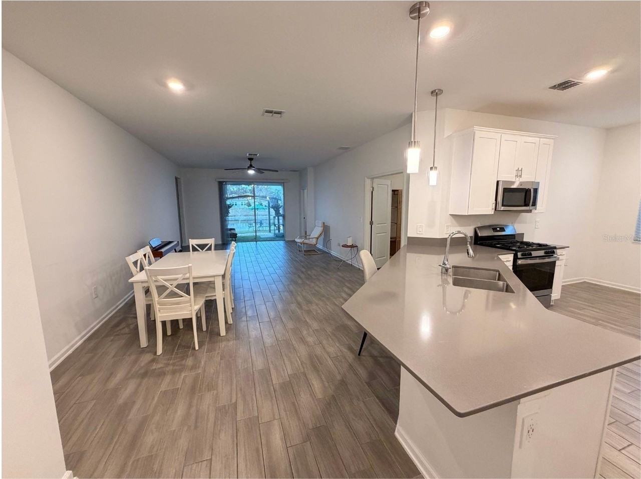 9412 REVERE AVE AVENUE - Photo 2 of 29