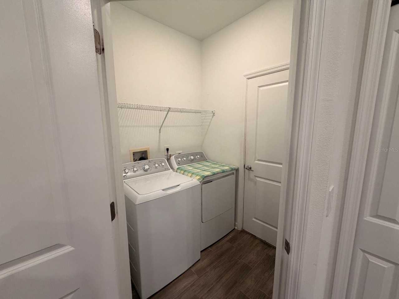 9412 REVERE AVE AVENUE - Photo 4 of 29