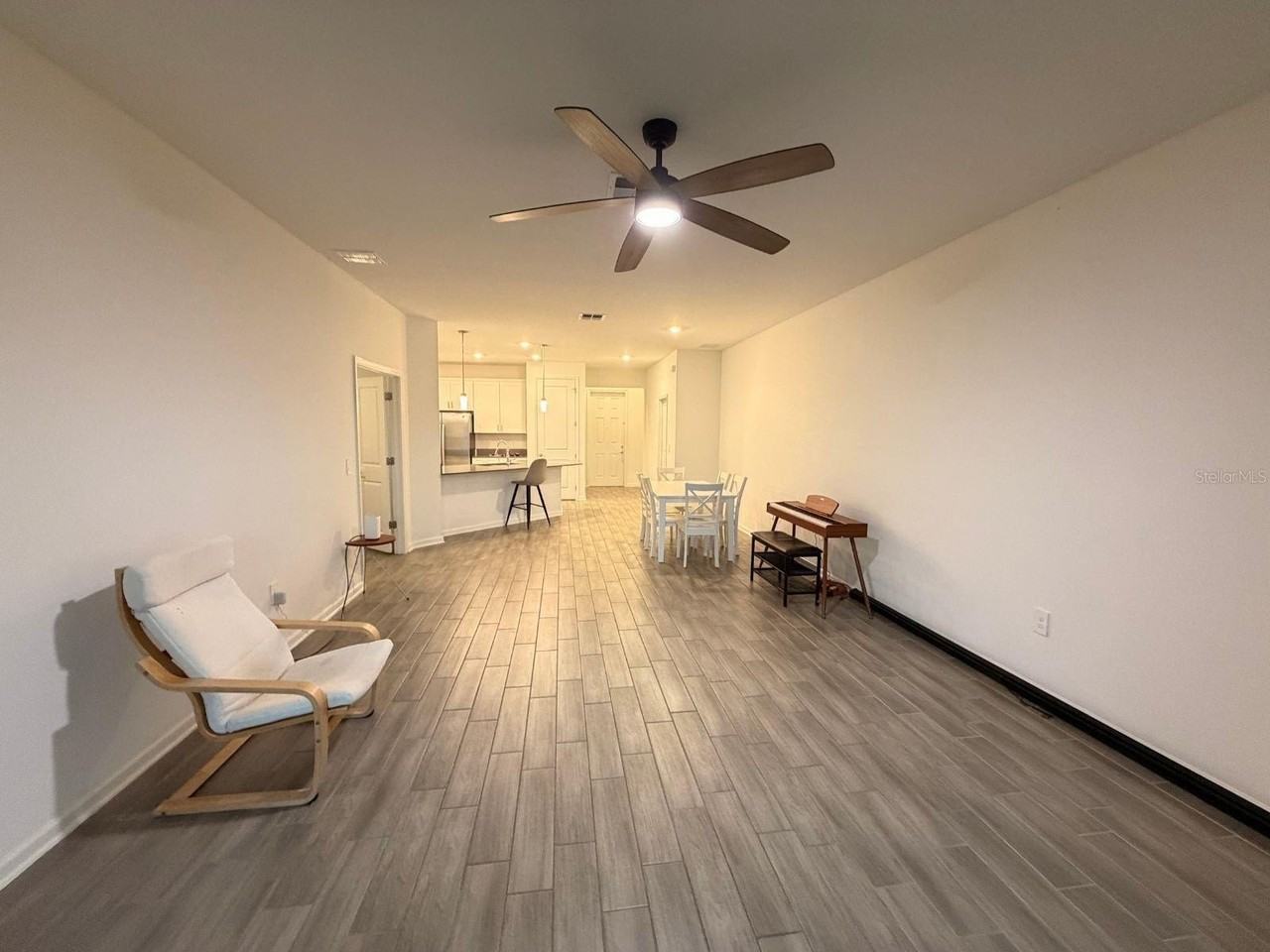 9412 REVERE AVE AVENUE - Photo 7 of 29