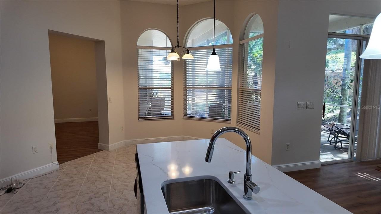 2793 Falcon Rdg - Photo 3 of 17