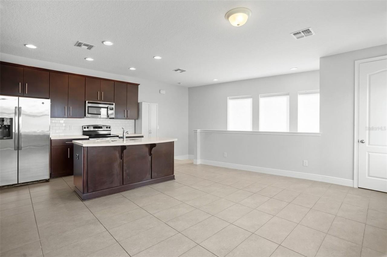 13590 Lessing Ave - Photo 6 of 45