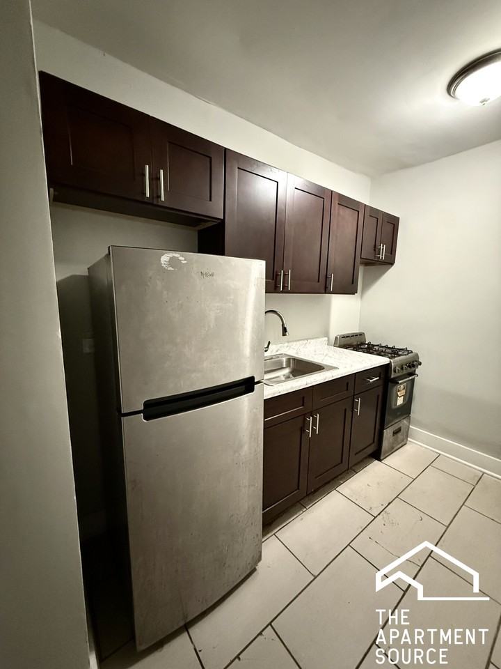 6949 S Paxton Ave #1A - Photo 4 of 7