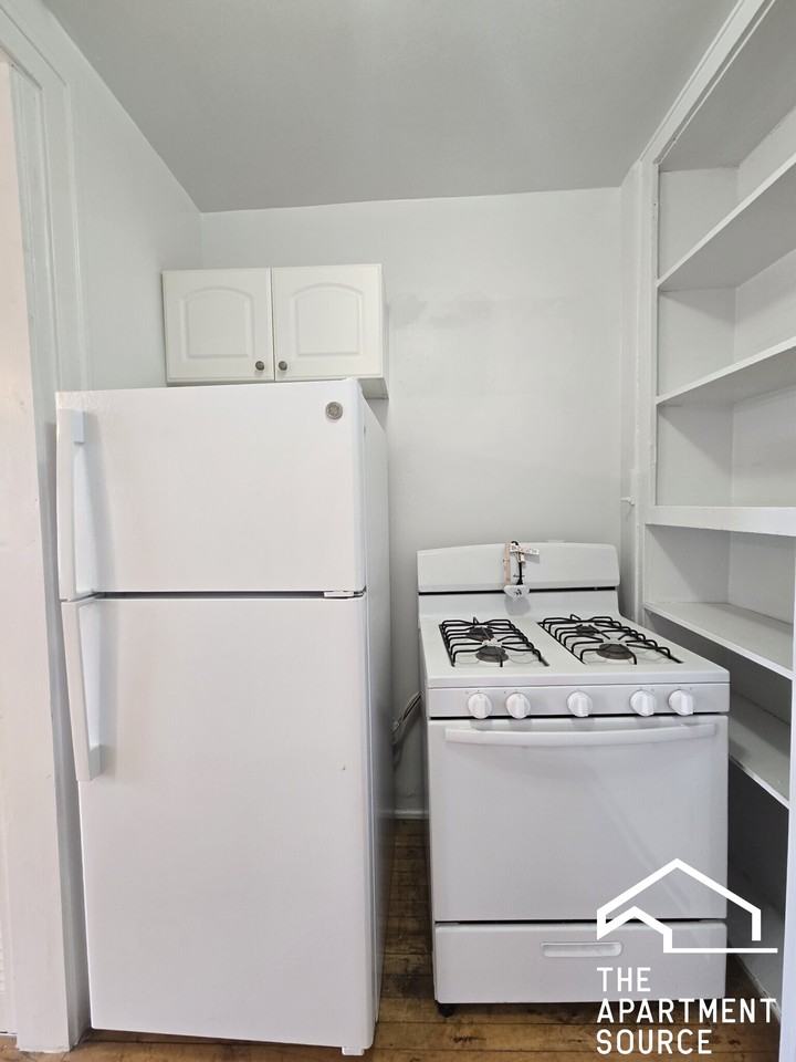 4416 N Whipple St #1E - Photo 3 of 9