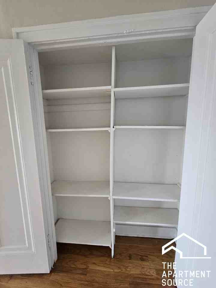 4416 N Whipple St #1E - Photo 5 of 9