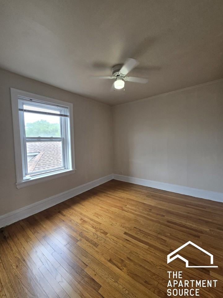 4416 N Whipple St #1E - Photo 6 of 8