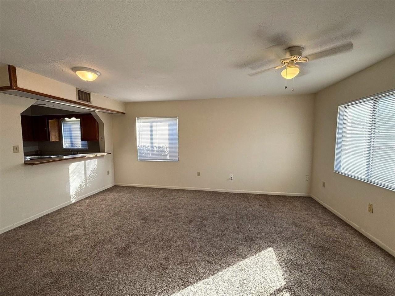 812 S Floral Ave - Photo 4 of 13