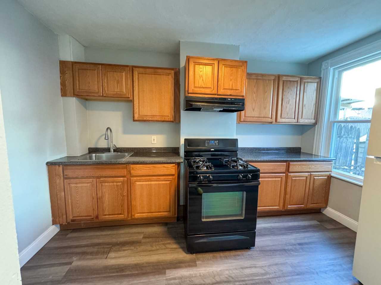 278 Cypress St #1 - Photo 5 of 6