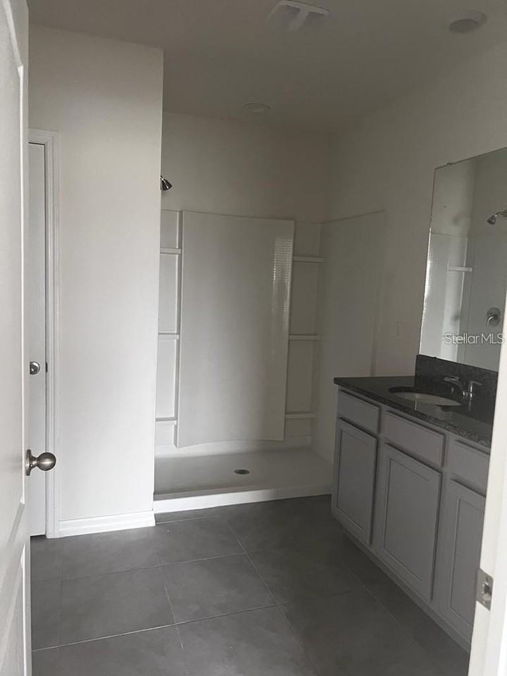 521 Nicken Grv - Photo 5 of 12