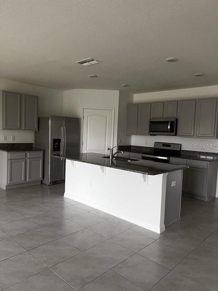 521 Nicken Grv - Photo 7 of 12