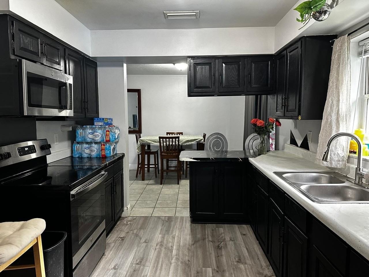 1048 Wakefield Cir - Photo 5 of 21