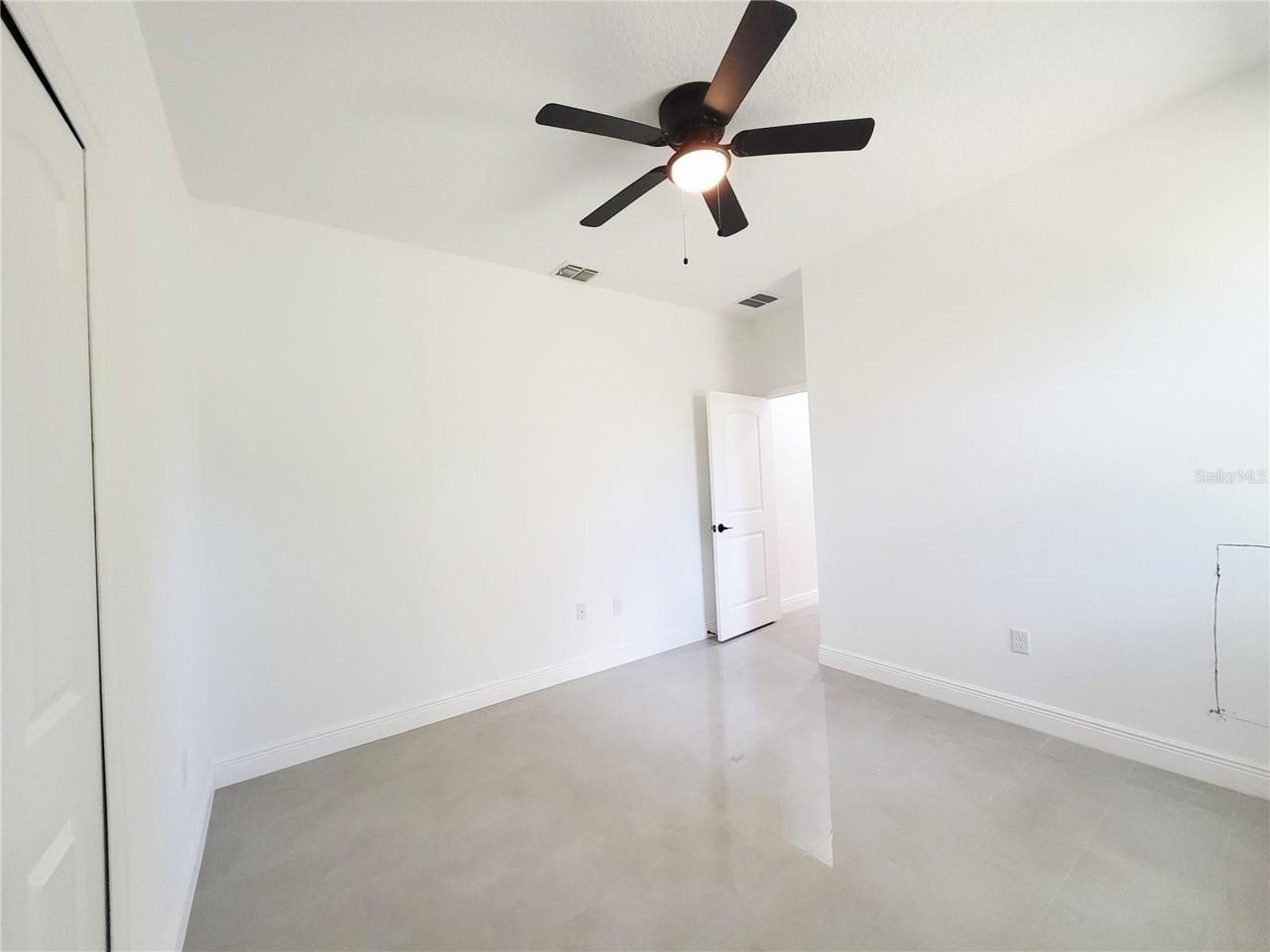 1171 Sapphire St Se - Photo 7 of 12