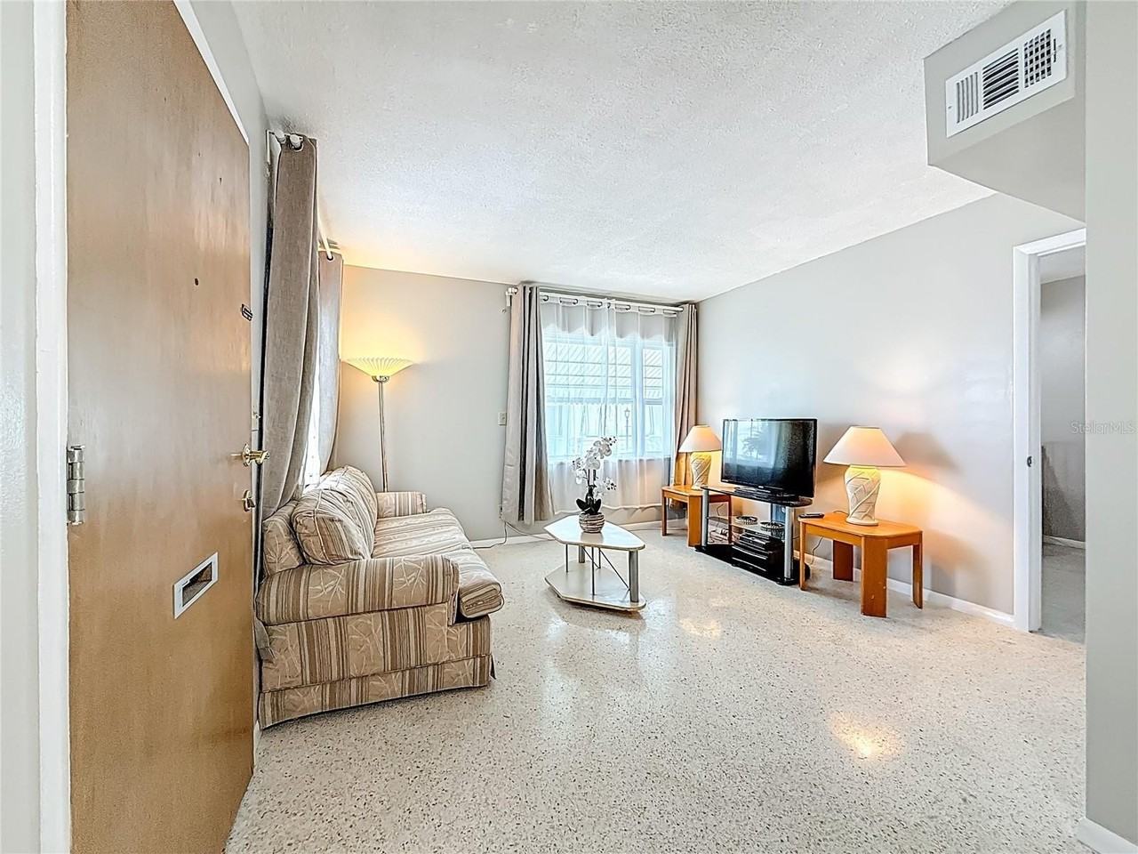 250 Rosery Rd Nw #283 - Photo 3 of 23