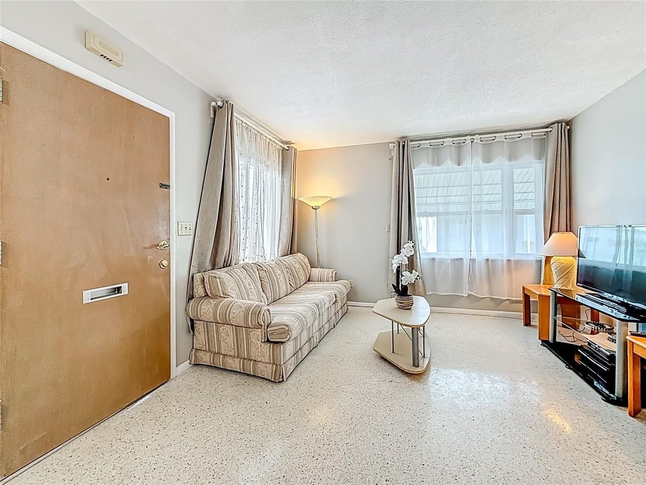 250 Rosery Rd Nw #283 - Photo 4 of 23