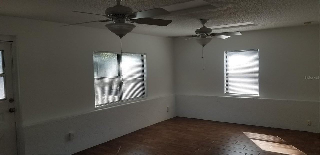 594 Heather Ln - Photo 3 of 10