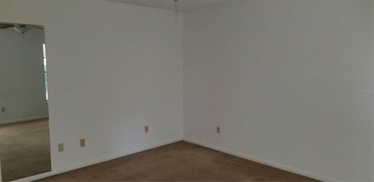 594 Heather Ln - Photo 4 of 10