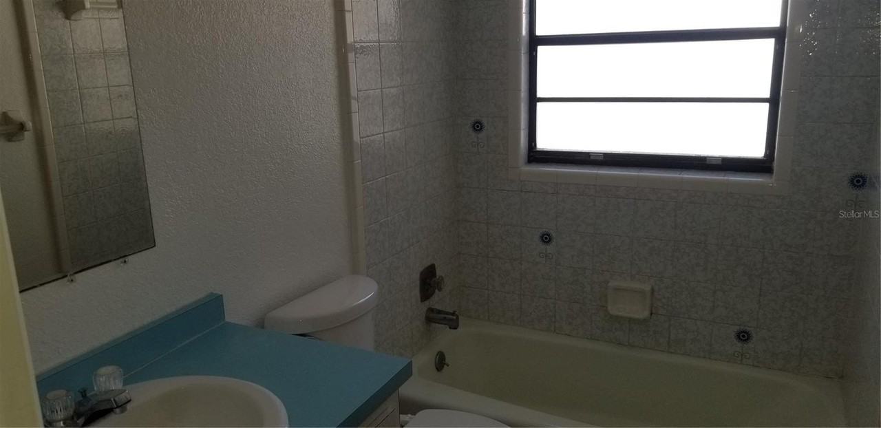 594 Heather Ln - Photo 7 of 10