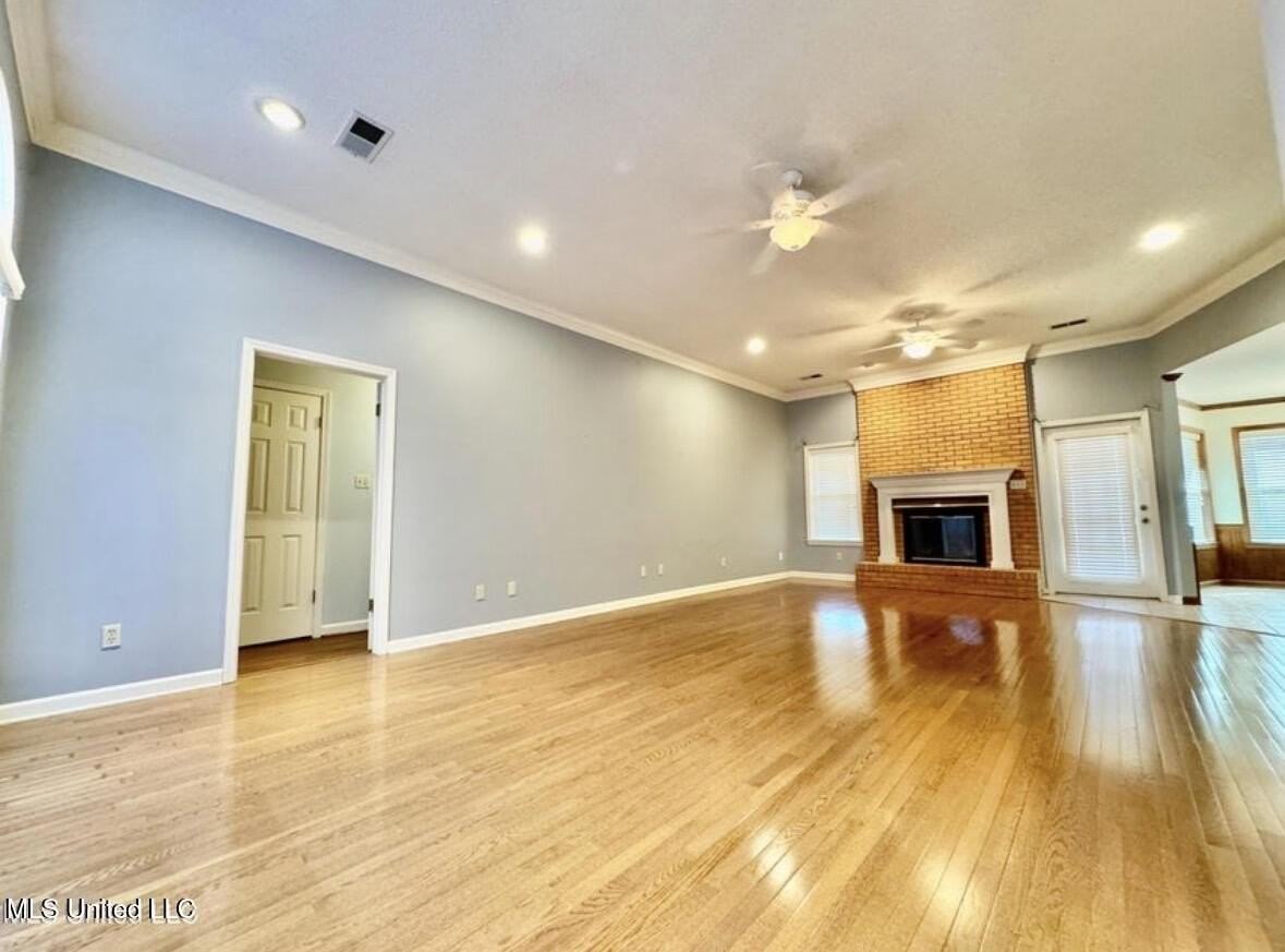 465 Augusta Dr - Photo 3 of 15