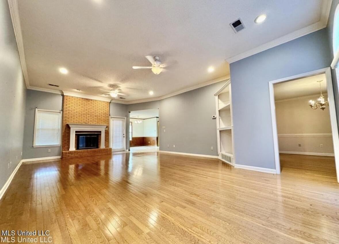 465 Augusta Dr - Photo 4 of 15