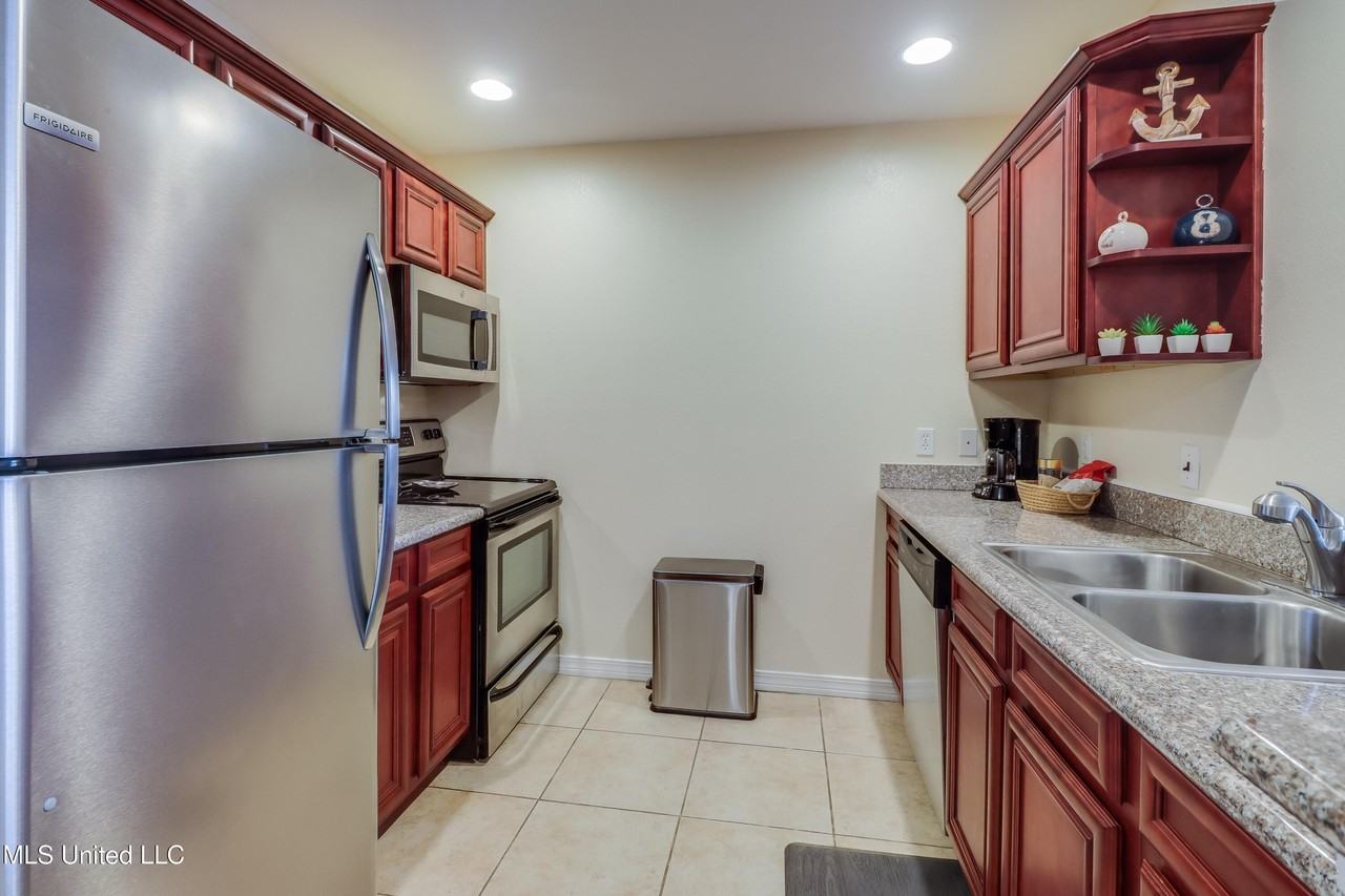 1282 Beach Blvd Apt 206 - Photo 6 of 20