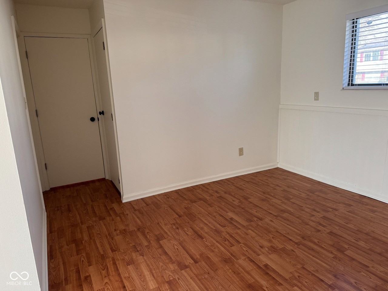 7607 Home Dr - Photo 4 of 34