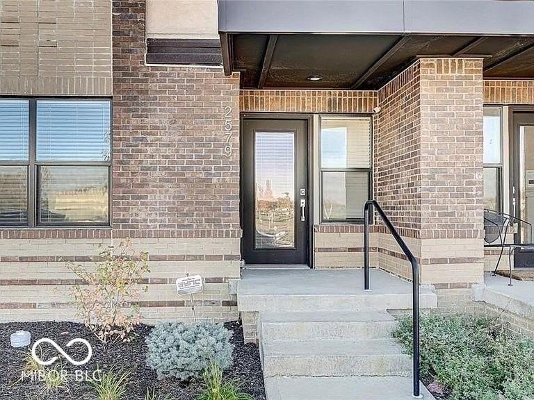 2579 Filson St - Photo 2 of 17