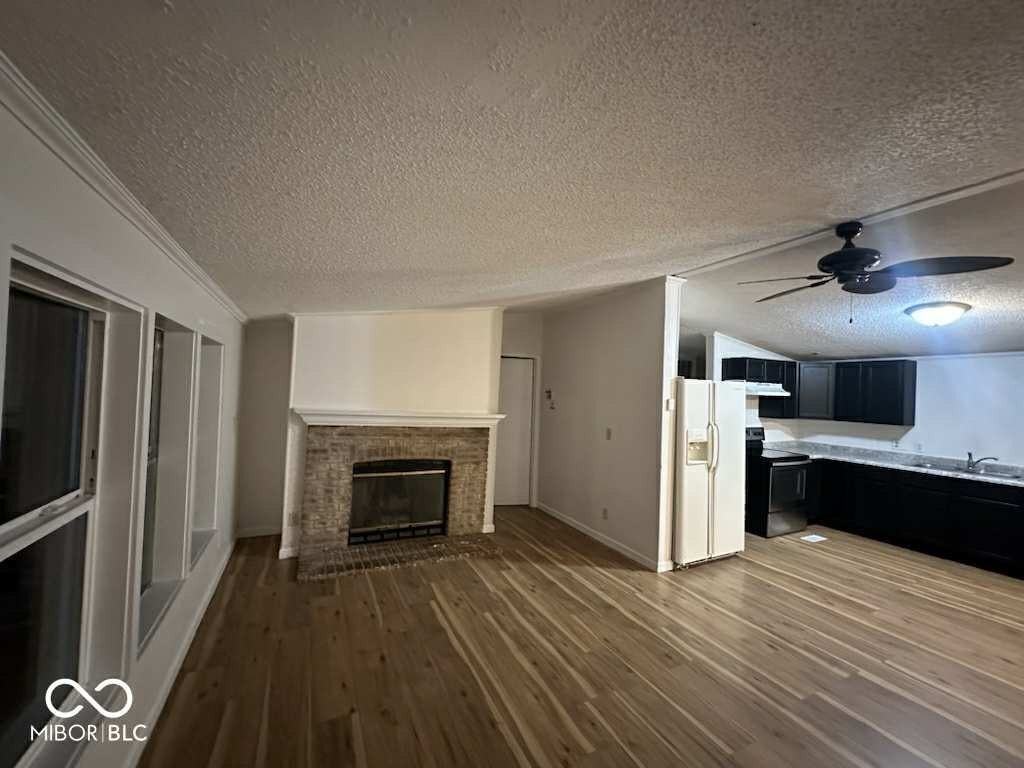 9318 Elmtree Ct - Photo 3 of 10