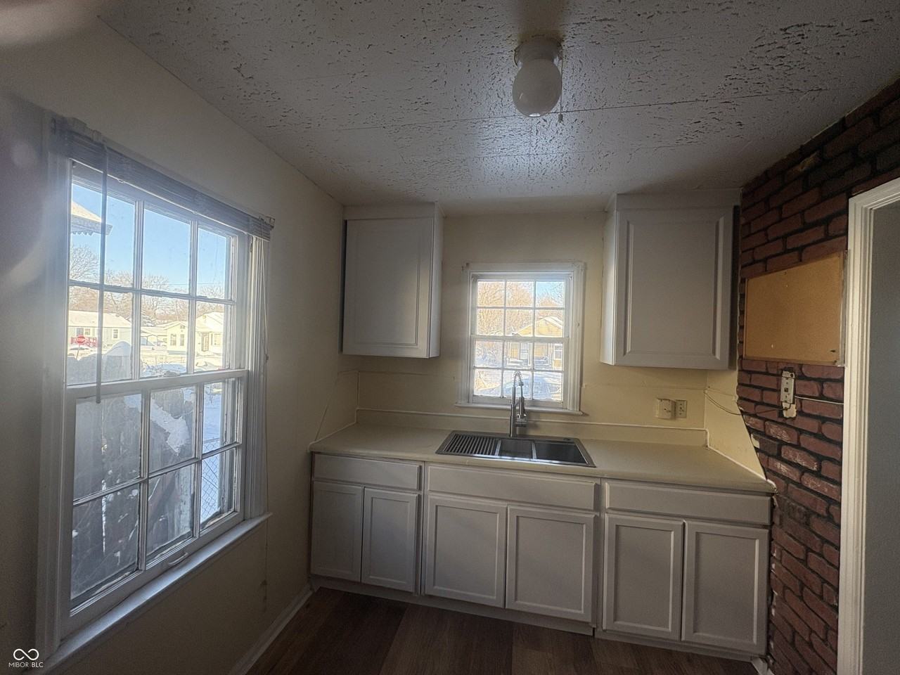 3448 Kinnear Ave - Photo 3 of 14