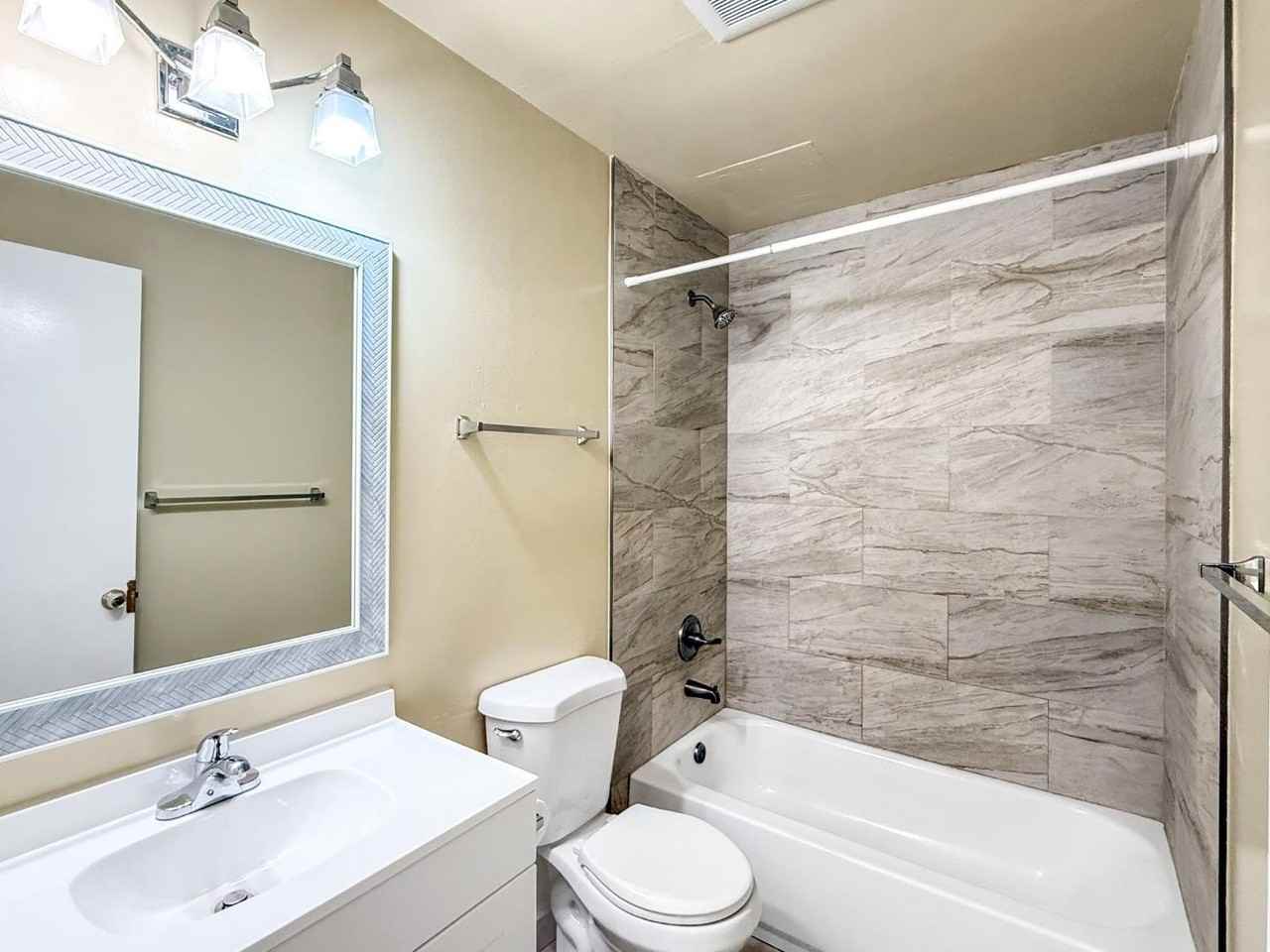 1890 Scott Blvd Apt 2 - Photo 6 of 17