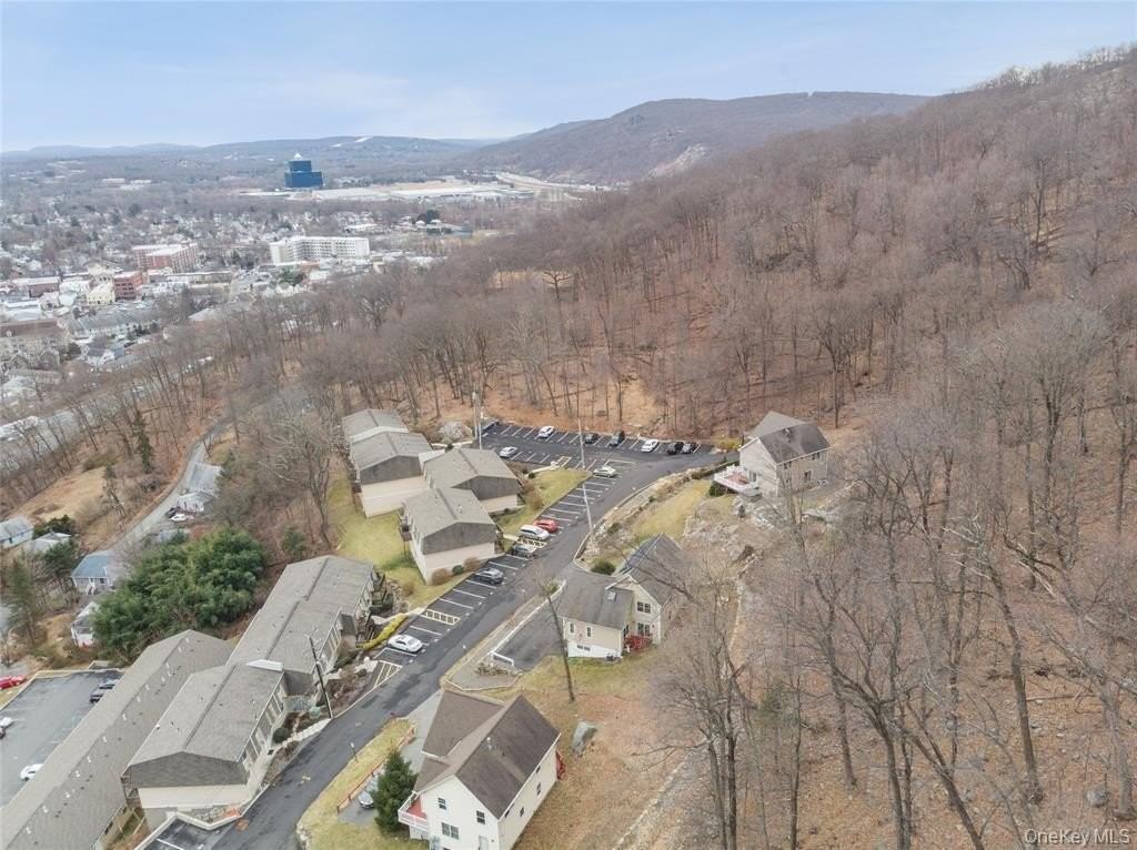 14 Pavilion Rd Apt 8 #8 - Photo 2 of 7