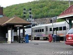 14 Pavilion Rd Apt 8 #8 - Photo 7 of 7