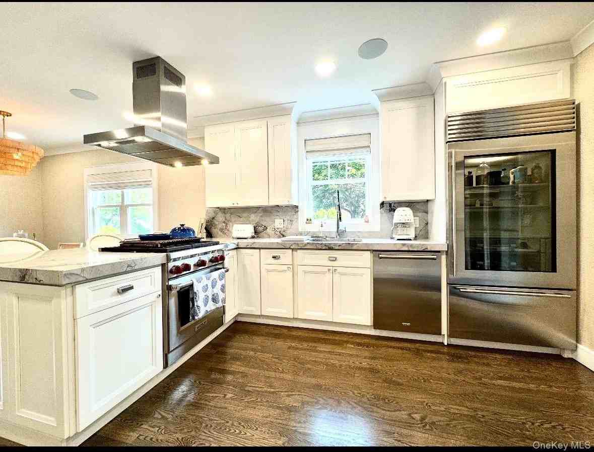 42 Franklin Ave - Photo 3 of 12