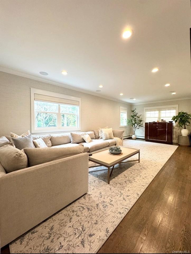 42 Franklin Ave - Photo 4 of 12