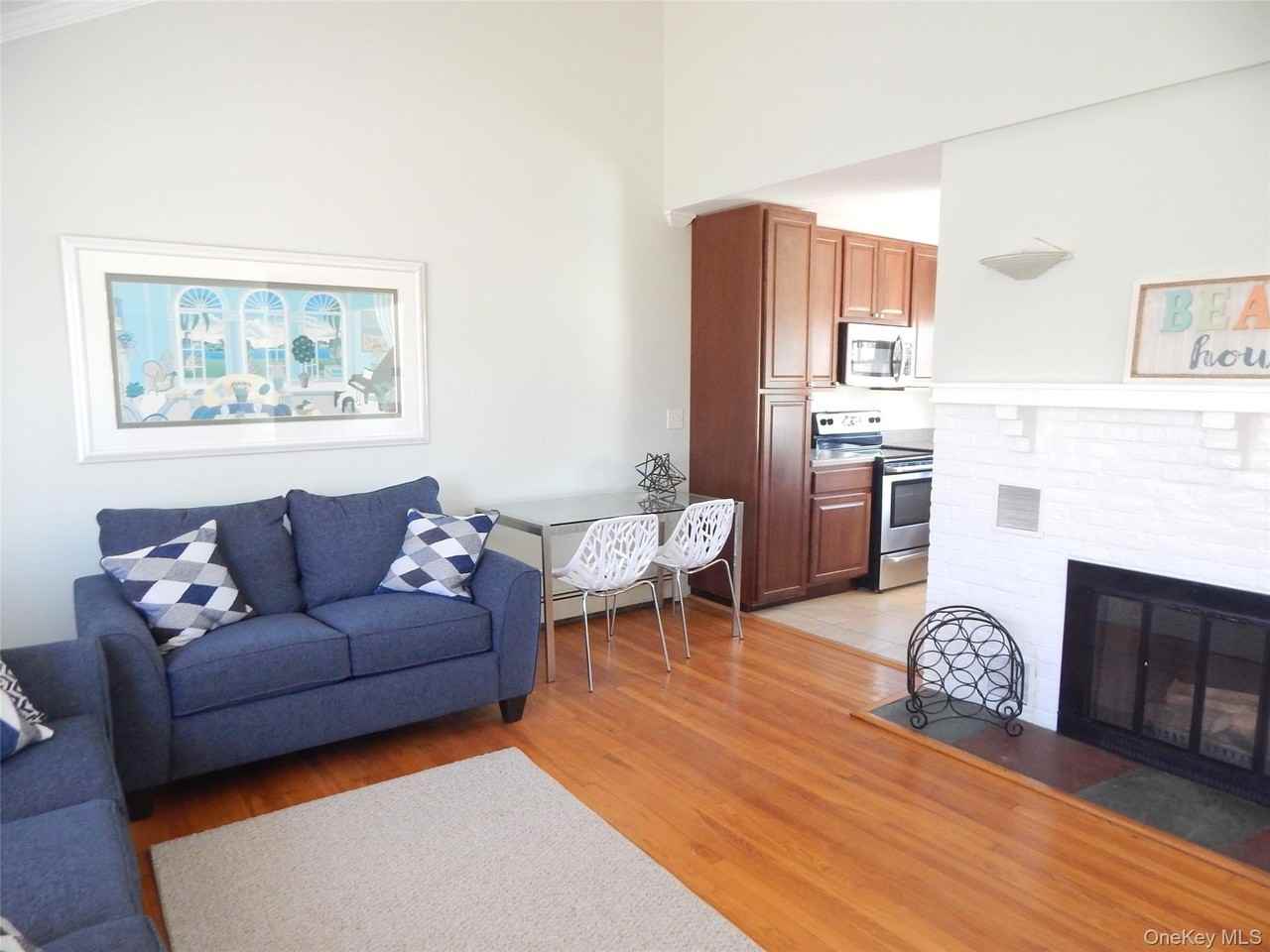 15 Maple St - Photo 2 of 5