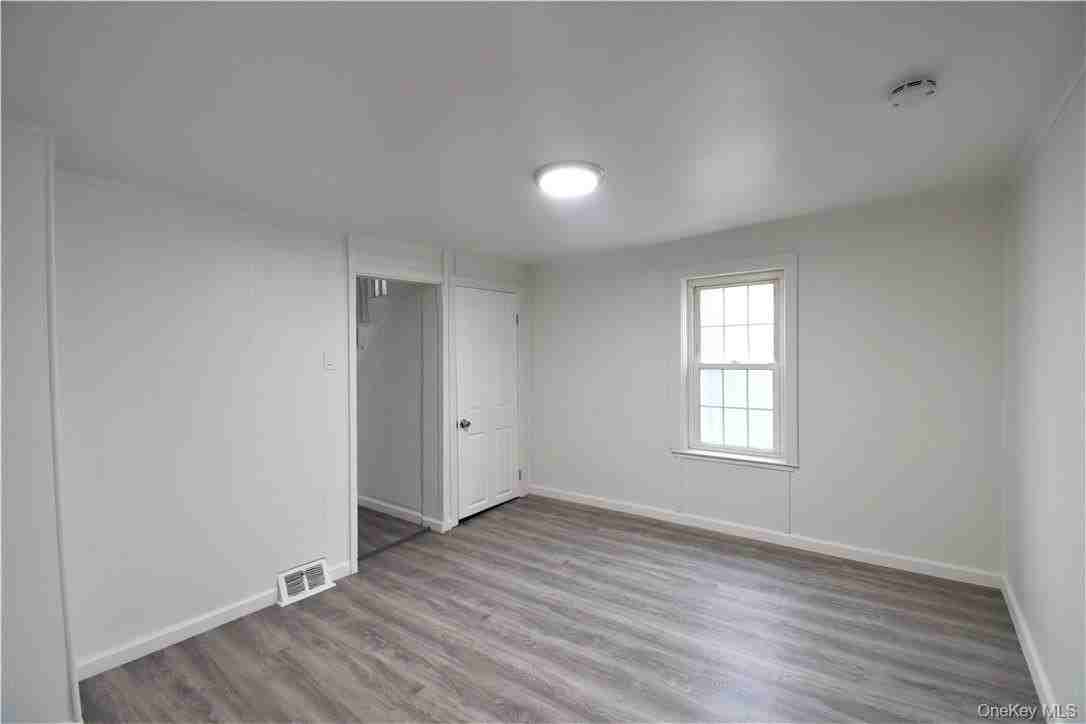 23 Wawayanda Ave - Photo 6 of 22