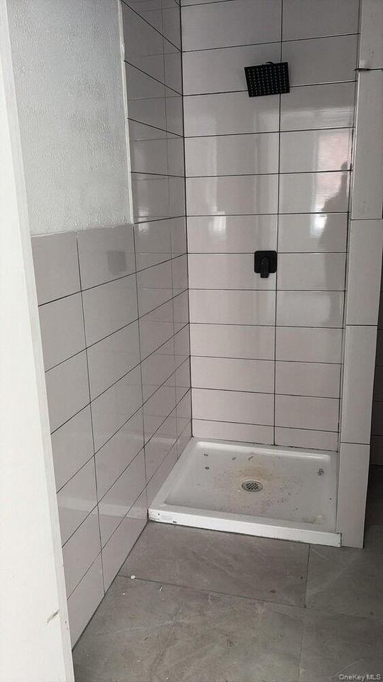 2312 Beaumont Ave Apt 1a #1A - Photo 3 of 4