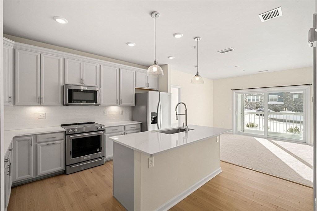 2 Stratton Dr Unit 102 #102 - Photo 2 of 32