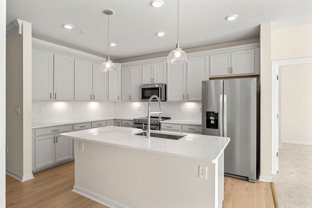 2 Stratton Dr Unit 102 #102 - Photo 3 of 32