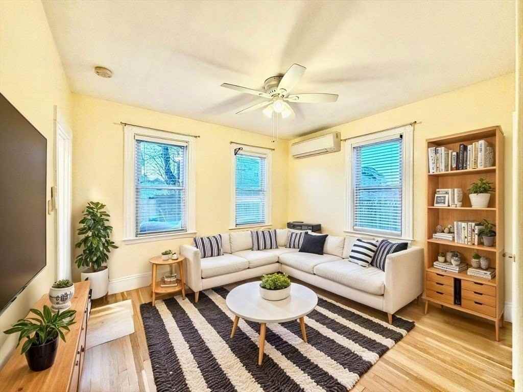 12 Hall Pl Unit 1 #1 - Photo 2 of 38