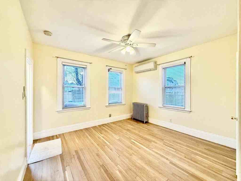 12 Hall Pl Unit 1 #1 - Photo 3 of 38