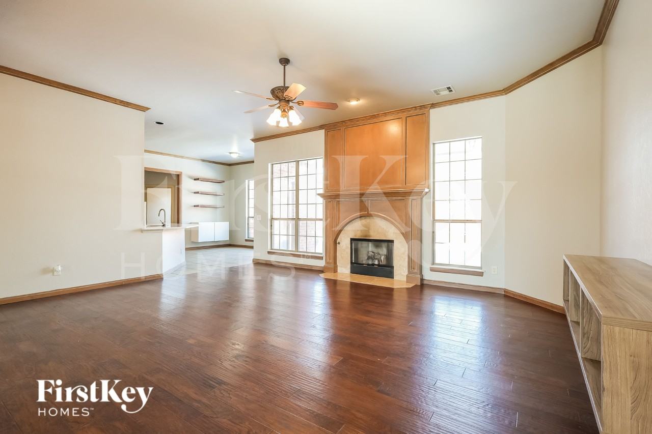 1621 Nw 183rd St - Photo 3 of 19