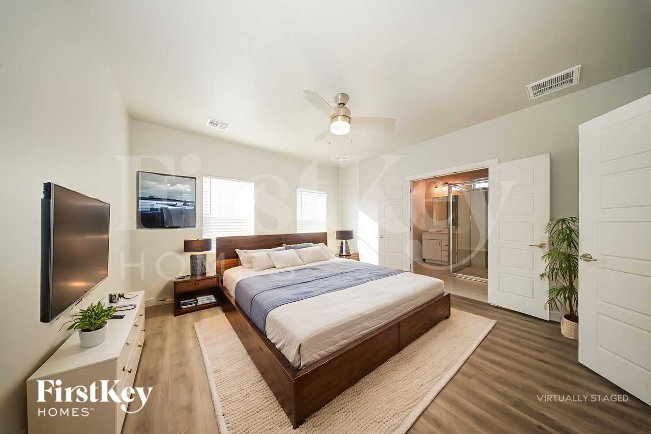 504 Nw 183rd St - Photo 7 of 19