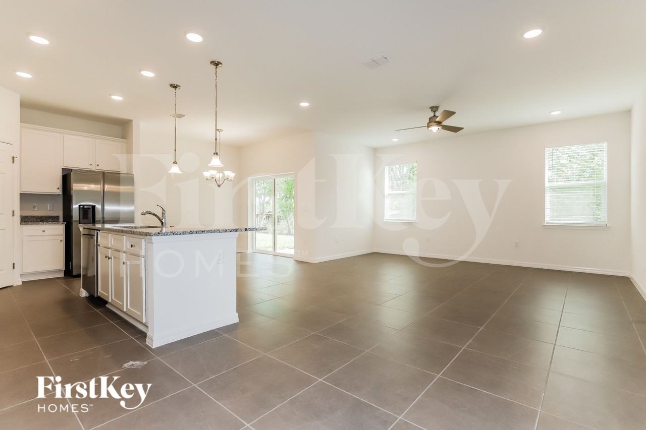 170 Windsor Reserve Dr - Photo 3 of 15