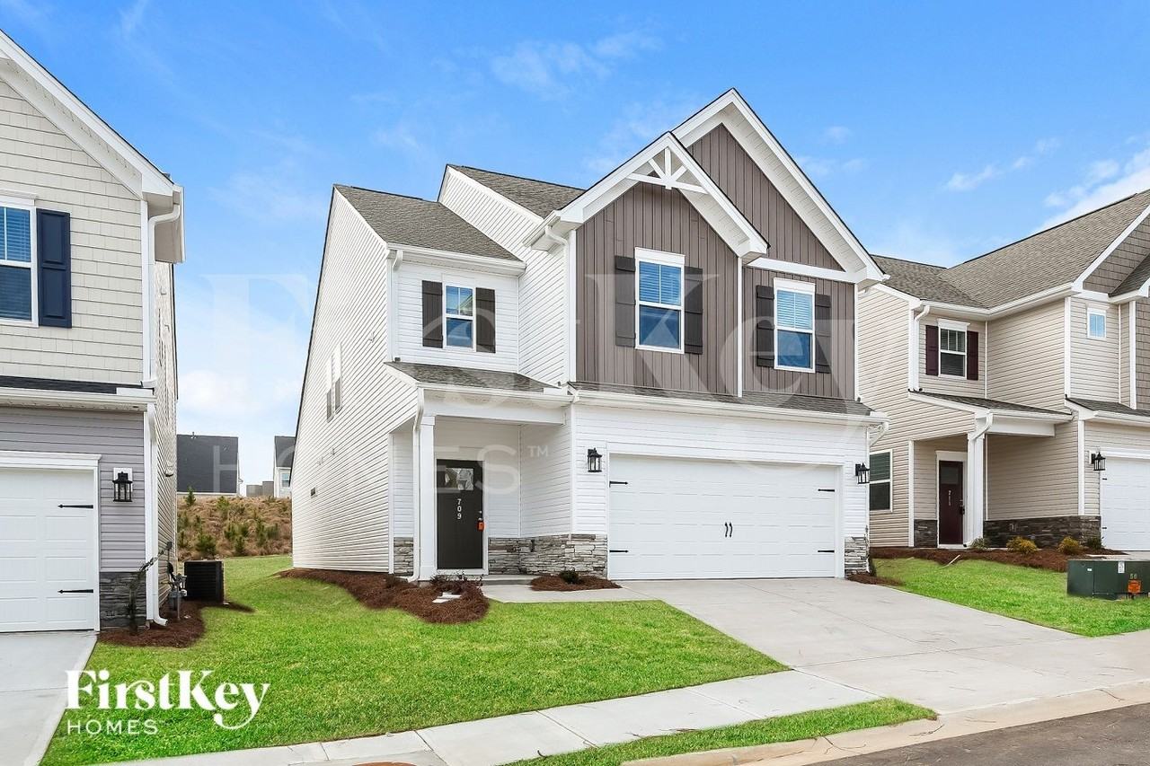 709 Ridgemoor Trl - Photo 2 of 15