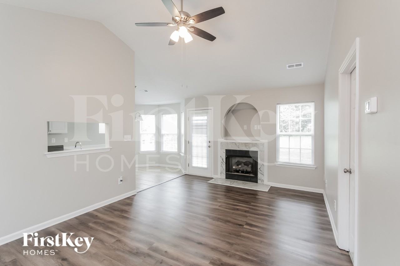 3128 Strong Box Ln - Photo 5 of 15