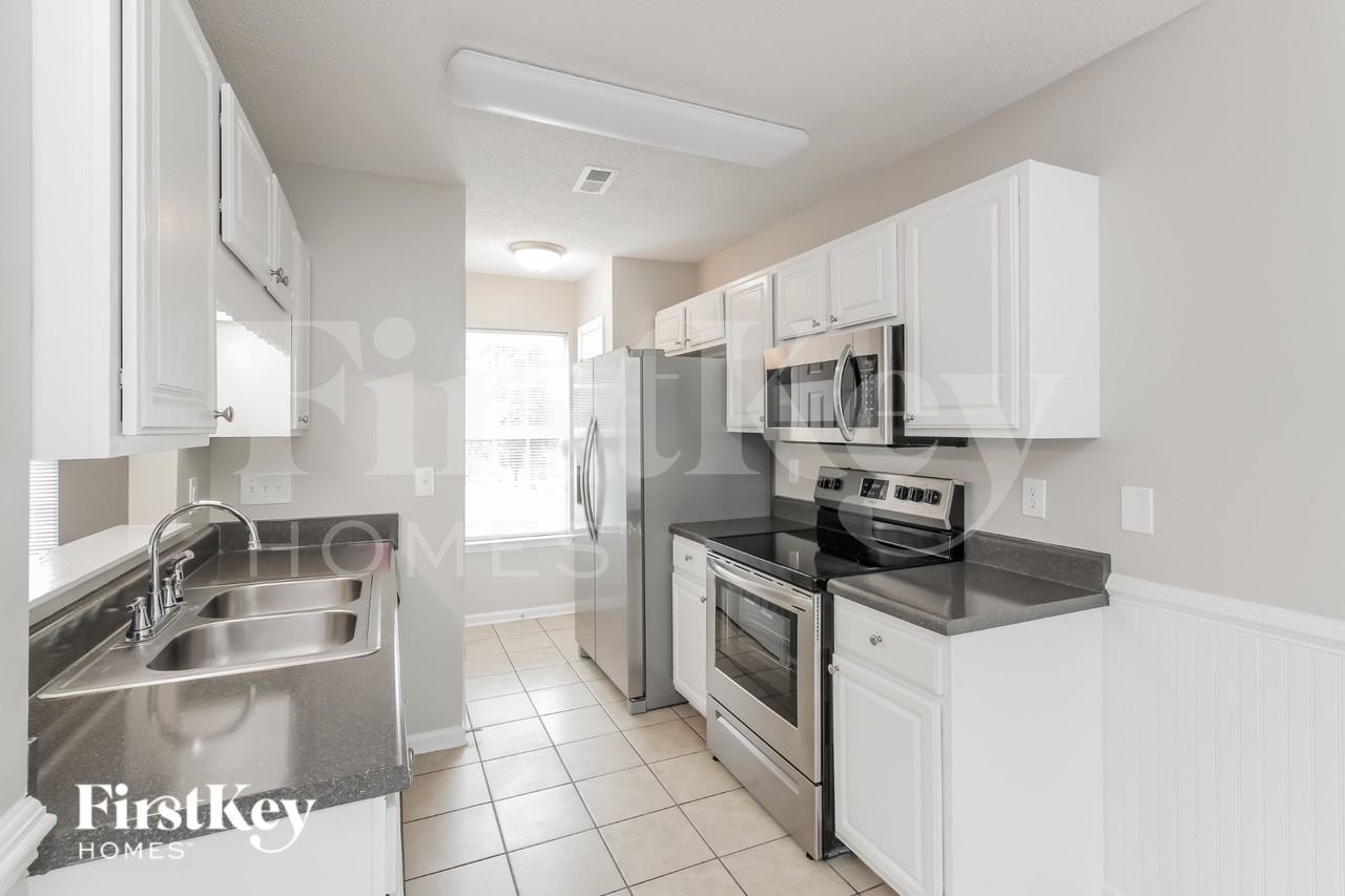 3128 Strong Box Ln - Photo 6 of 15