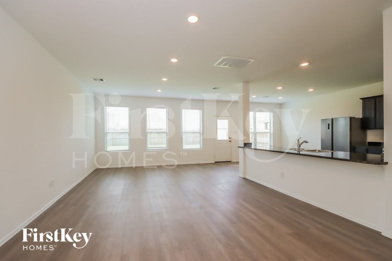 18940 Caney Forest Dr - Photo 3 of 15