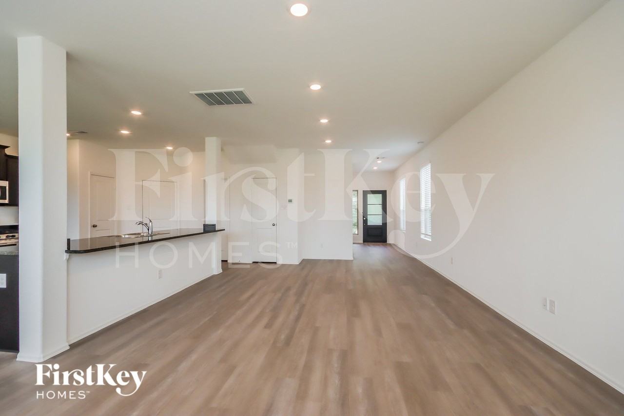 18940 Caney Forest Dr - Photo 4 of 15