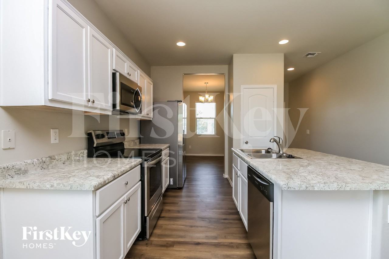 11360 E Marigold Ln - Photo 6 of 15